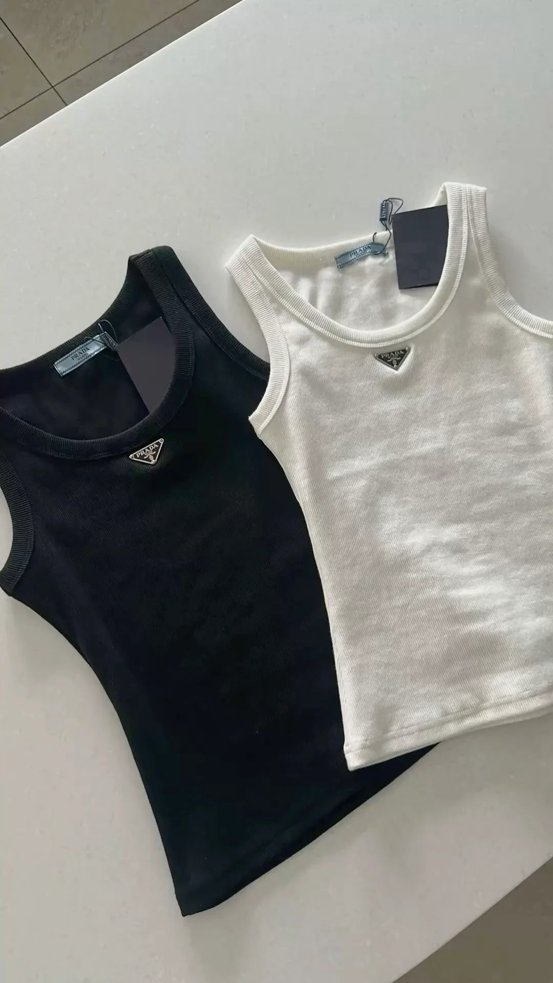 CLASSY TRIANGLE TOP - Image 3